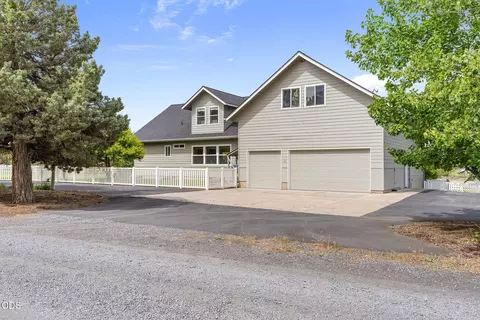 Exterior - 63531 Gentry Loop, Bend, OR 97701 photo 11 of 18