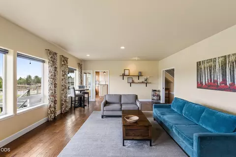Living - 63531 Gentry Loop, Bend, OR 97701 photo 3 of 3