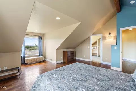 Bedroom - 63531 Gentry Loop, Bend, OR 97701 photo 3 of 6