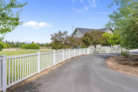 Exterior - 63531 Gentry Loop, Bend, OR 97701 photo 10 of 18
