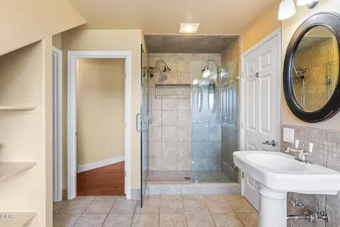 Bath - 63531 Gentry Loop, Bend, OR 97701 photo 6 of 7