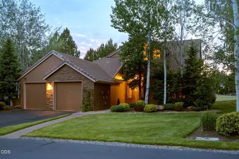 Exterior - 62028 Fall Creek Loop, Bend, OR 97702 photo 2 of 6