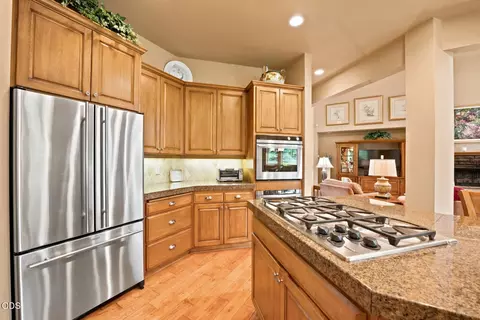 Kitchen - 62028 Fall Creek Loop, Bend, OR 97702 photo 3 of 5