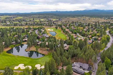 View/Area - 62028 Fall Creek Loop, Bend, OR 97702 photo 5 of 7