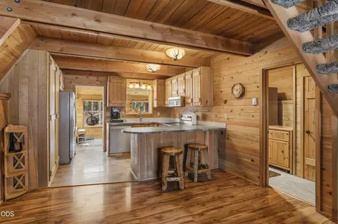 Kitchen - 53619 Day Rd, La Pine, OR 97739 photo 3 of 3
