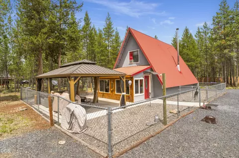 Exterior - 53619 Day Rd, La Pine, OR 97739 photo 4 of 8