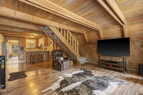 Living - 53619 Day Rd, La Pine, OR 97739 photo 1 of 2