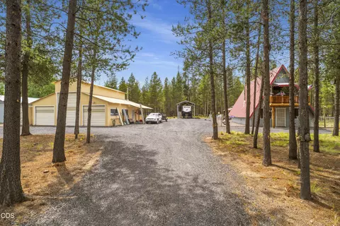 53619 Day Rd, La Pine, OR 97739