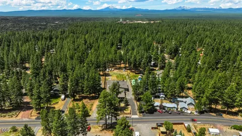 View/Area - 59981 Cheyenne Rd, Bend, OR 97702 photo 3 of 9