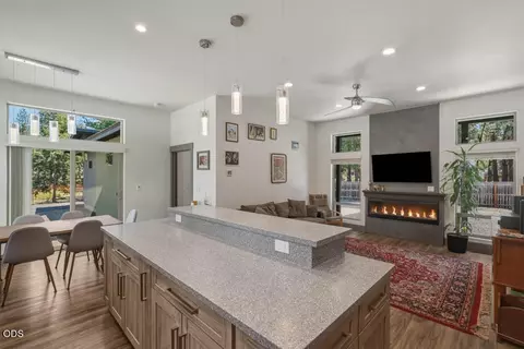 Kitchen - 59981 Cheyenne Rd, Bend, OR 97702 photo 7 of 7