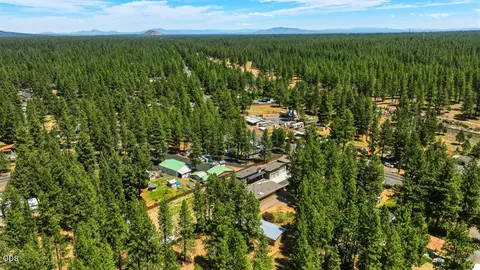 View/Area - 59981 Cheyenne Rd, Bend, OR 97702 photo 8 of 9
