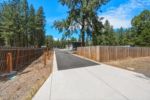 59981 Cheyenne Rd, Bend, OR 97702