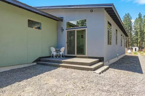 Exterior - 59981 Cheyenne Rd, Bend, OR 97702 photo 11 of 13