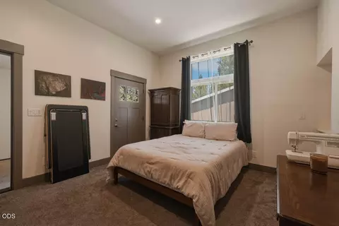 Bedroom - 59981 Cheyenne Rd, Bend, OR 97702 photo 3 of 5