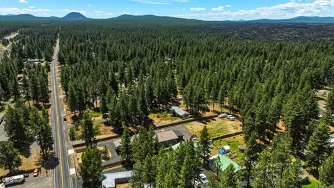 View/Area - 59981 Cheyenne Rd, Bend, OR 97702 photo 4 of 9