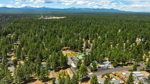 View/Area - 59981 Cheyenne Rd, Bend, OR 97702 photo 1 of 9