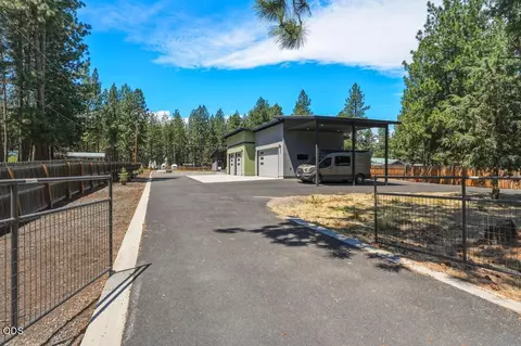 59981 Cheyenne Rd, Bend, OR 97702