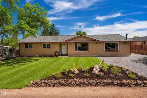 2108 NW 13th St, Redmond, OR 97756