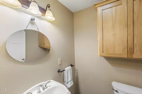Bath - 51922 Read Loop, La Pine, OR 97739 photo 1 of 3
