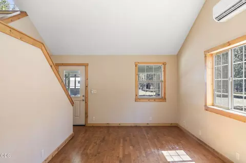 Living - 51922 Read Loop, La Pine, OR 97739 photo 4 of 4