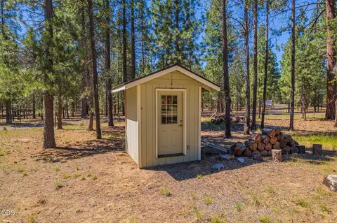 Exterior - 51922 Read Loop, La Pine, OR 97739 photo 13 of 15