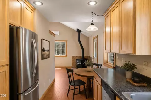 Kitchen - 51922 Read Loop, La Pine, OR 97739 photo 1 of 3
