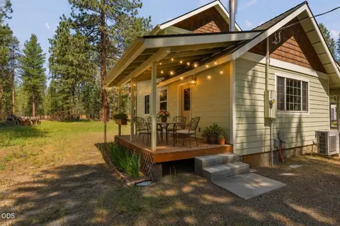 Exterior - 51922 Read Loop, La Pine, OR 97739 photo 2 of 15