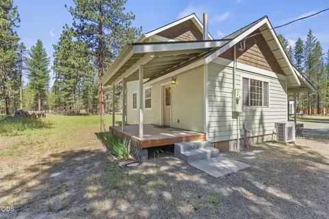 Exterior - 51922 Read Loop, La Pine, OR 97739 photo 3 of 15
