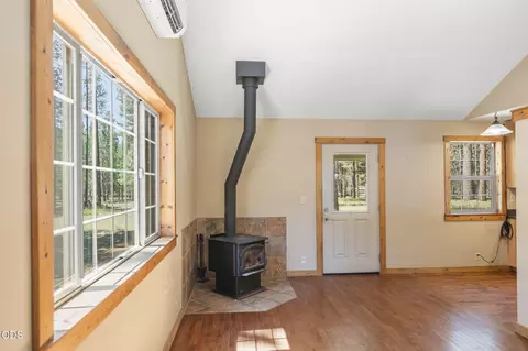 Living - 51922 Read Loop, La Pine, OR 97739 photo 2 of 4