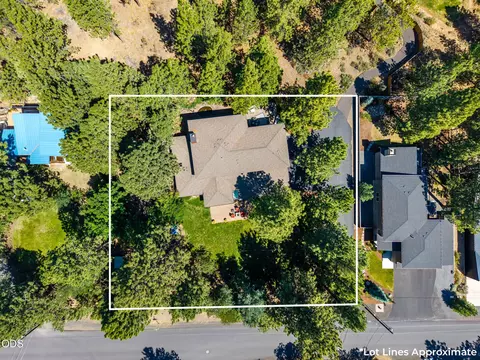 View/Area - 19528 E Campbell Rd, Bend, OR 97702 photo 3 of 3