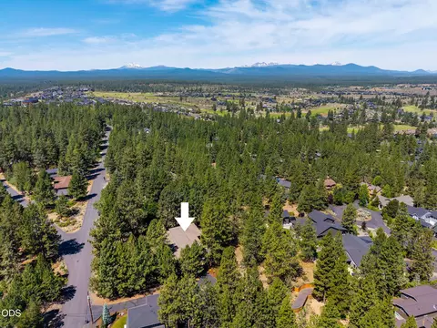 View/Area - 19528 E Campbell Rd, Bend, OR 97702 photo 2 of 3