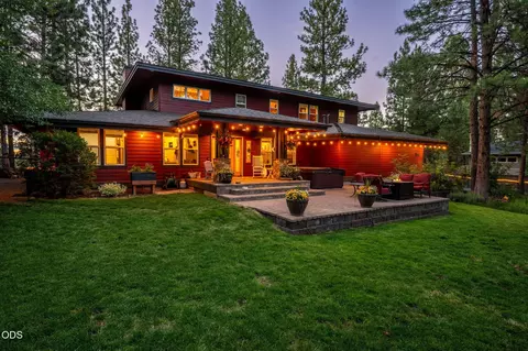 19528 E Campbell Rd, Bend, OR 97702
