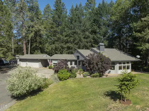 622 Wildflower Dr, Merlin, OR 97532