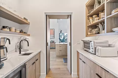 Kitchen - 2375 NW Wyeth Pl, Bend, OR 97703 photo 5 of 10