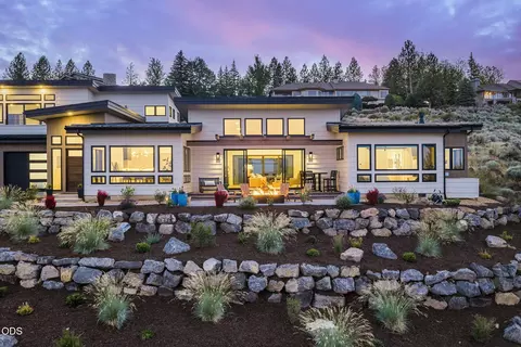 Exterior - 2375 NW Wyeth Pl, Bend, OR 97703 photo 2 of 7