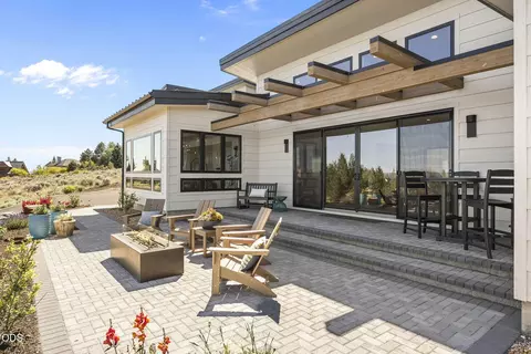 Exterior - 2375 NW Wyeth Pl, Bend, OR 97703 photo 3 of 7