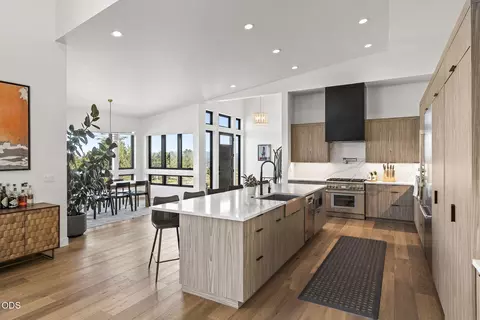 Kitchen - 2375 NW Wyeth Pl, Bend, OR 97703 photo 10 of 10