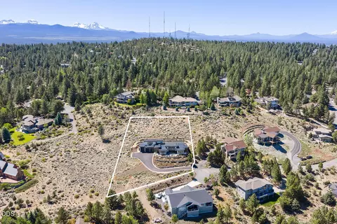 View/Area - 2375 NW Wyeth Pl, Bend, OR 97703 photo 4 of 5