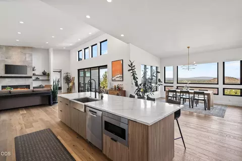 Kitchen - 2375 NW Wyeth Pl, Bend, OR 97703 photo 9 of 10