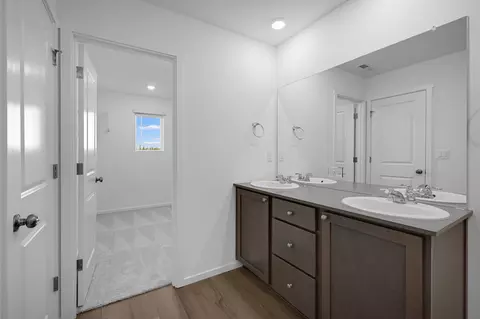 Entry Way - 16673 Cottage Pine St, La Pine, OR 97739 photo 6 of 6