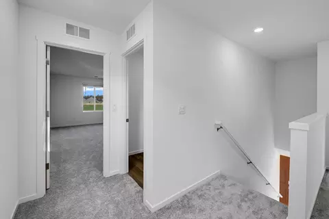 Entry Way - 16673 Cottage Pine St, La Pine, OR 97739 photo 5 of 6