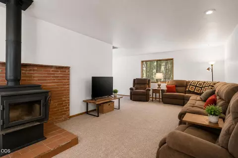 Living - 1934 Laurel Rd, Cave Junction, OR 97523 photo 1 of 1