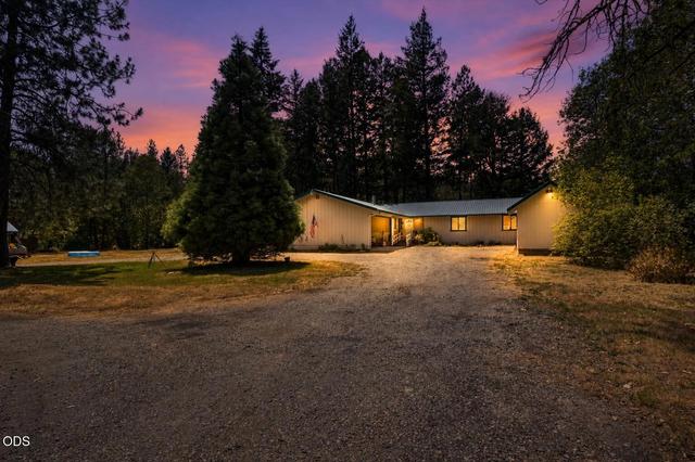 1934 Laurel Rd, Cave Junction, OR 97523
