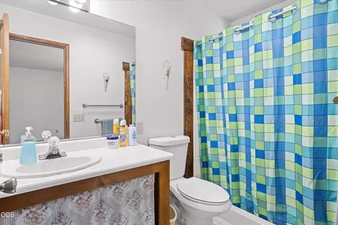 Bath - 1934 Laurel Rd, Cave Junction, OR 97523 photo 2 of 2