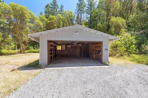 11230 Lower River Rd, Grants Pass, OR 97526 photo 17