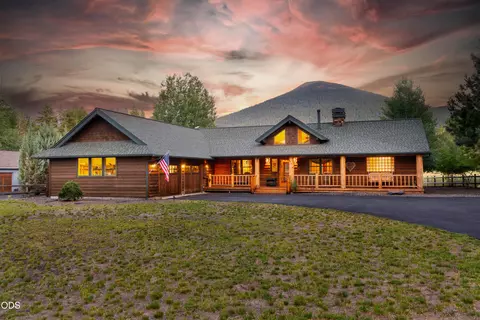 26275 SW Metolius Meadows Dr, Camp Sherman, OR 97730