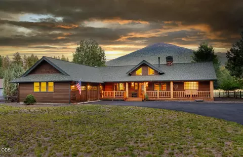26275 SW Metolius Meadows Dr, Camp Sherman, OR 97730