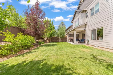Exterior - 63315 Wrangler Pl, Bend, OR 97703 photo 3 of 4