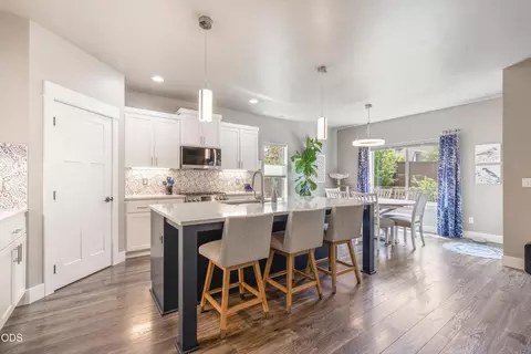 Kitchen - 63315 Wrangler Pl, Bend, OR 97703 photo 1 of 2