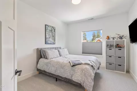 Bedroom - 63315 Wrangler Pl, Bend, OR 97703 photo 5 of 7
